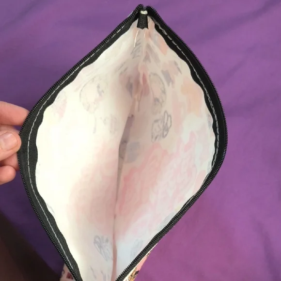 Novelty Pink Graphic Cosmetic Pouch - 'What Would Dolly Do?' - Picture 3 of 3